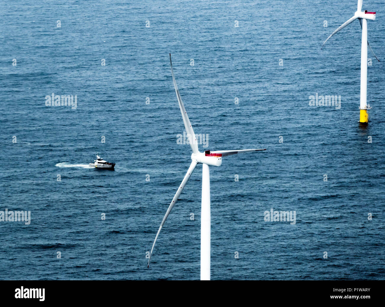 Allgemeine Ansicht des Rennens Bank Entwicklung, der 5. größten Windpark der Welt, der Weg von der Norfolk und Lincolnshire Coast mit 91 riesigen Turbinen eröffnet hat. Stockfoto