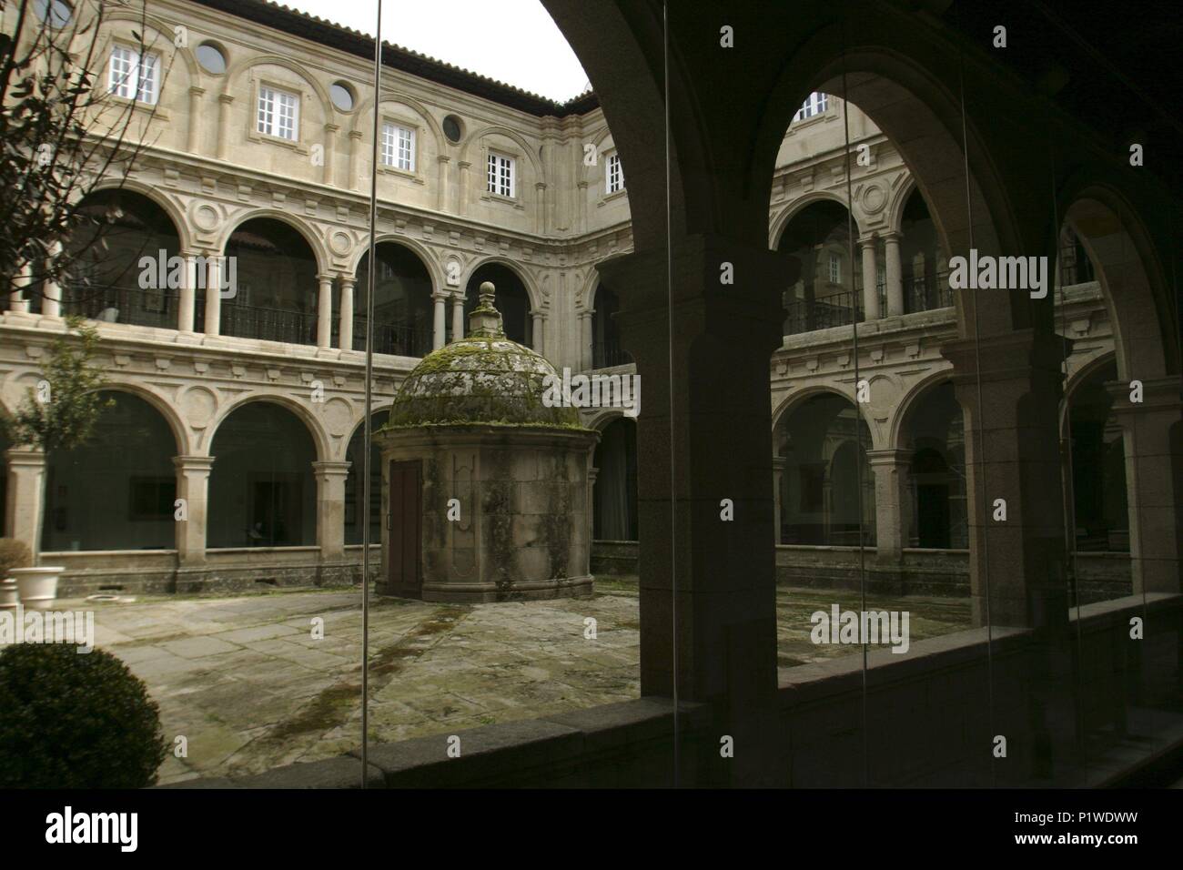 Monforte de Lemos; Parador Nacional de Turismo (Hotel/Monasterio Benedictino); claustro renacentista. Stockfoto