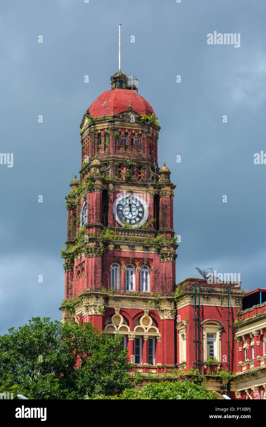 High Court Gebäude in Yangon, Myanmar. Es ist eine Ikone Kolonialzeit Gebäude in Rangun, Birma Stockfoto