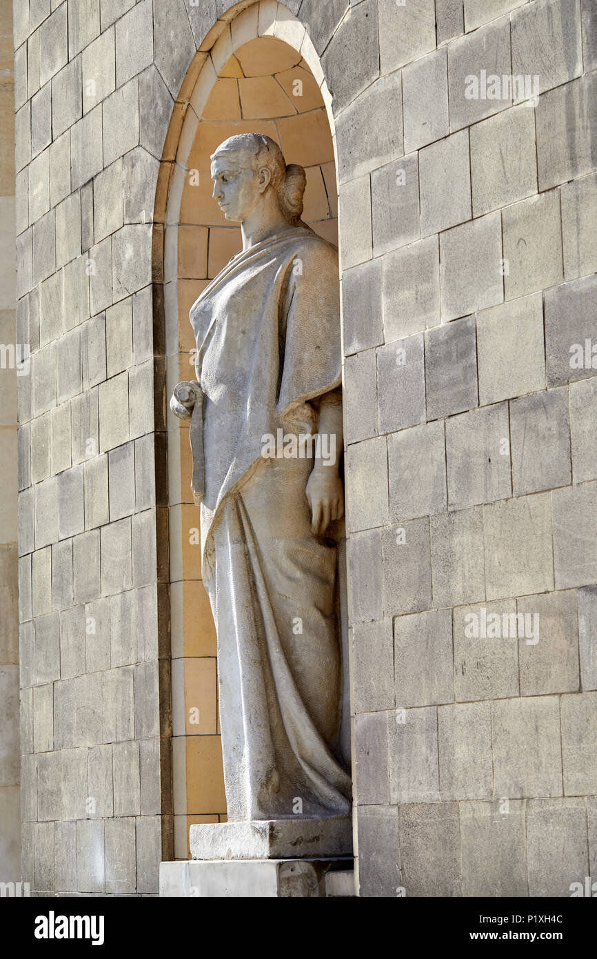 Warschau, Polen. Statue im Palast der Kultur und Wissenschaft. Stockfoto