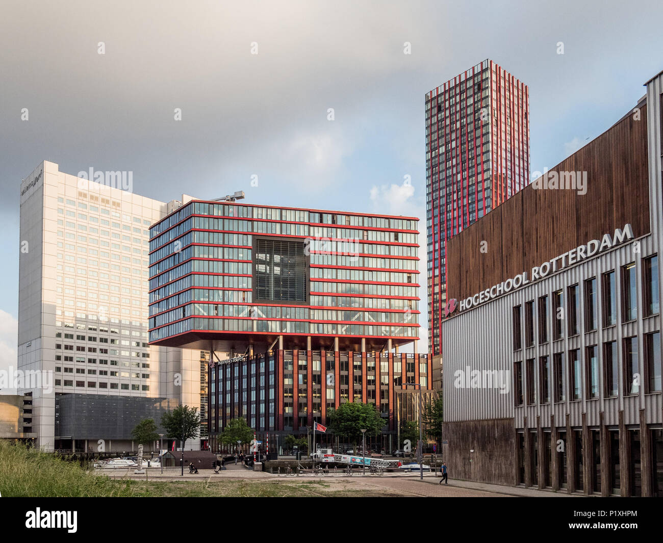 Rotterdam, Niederlande - 31. Mai 2018. Moderne Architekturen in den Wijnhaven Kanal Stockfoto