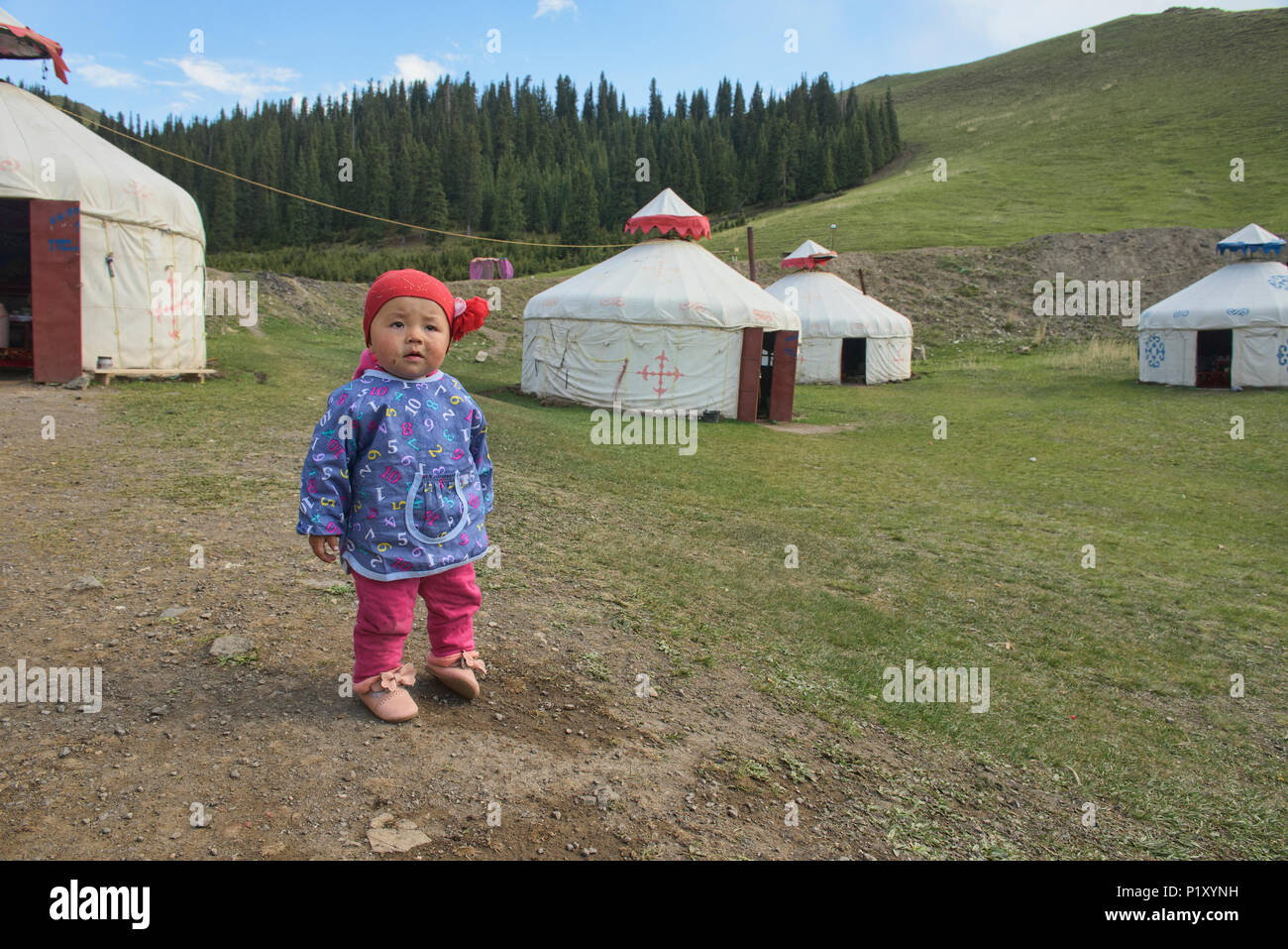 Kasachische Jurten in der Nähe von Sayram See, Xinjiang, China Stockfoto