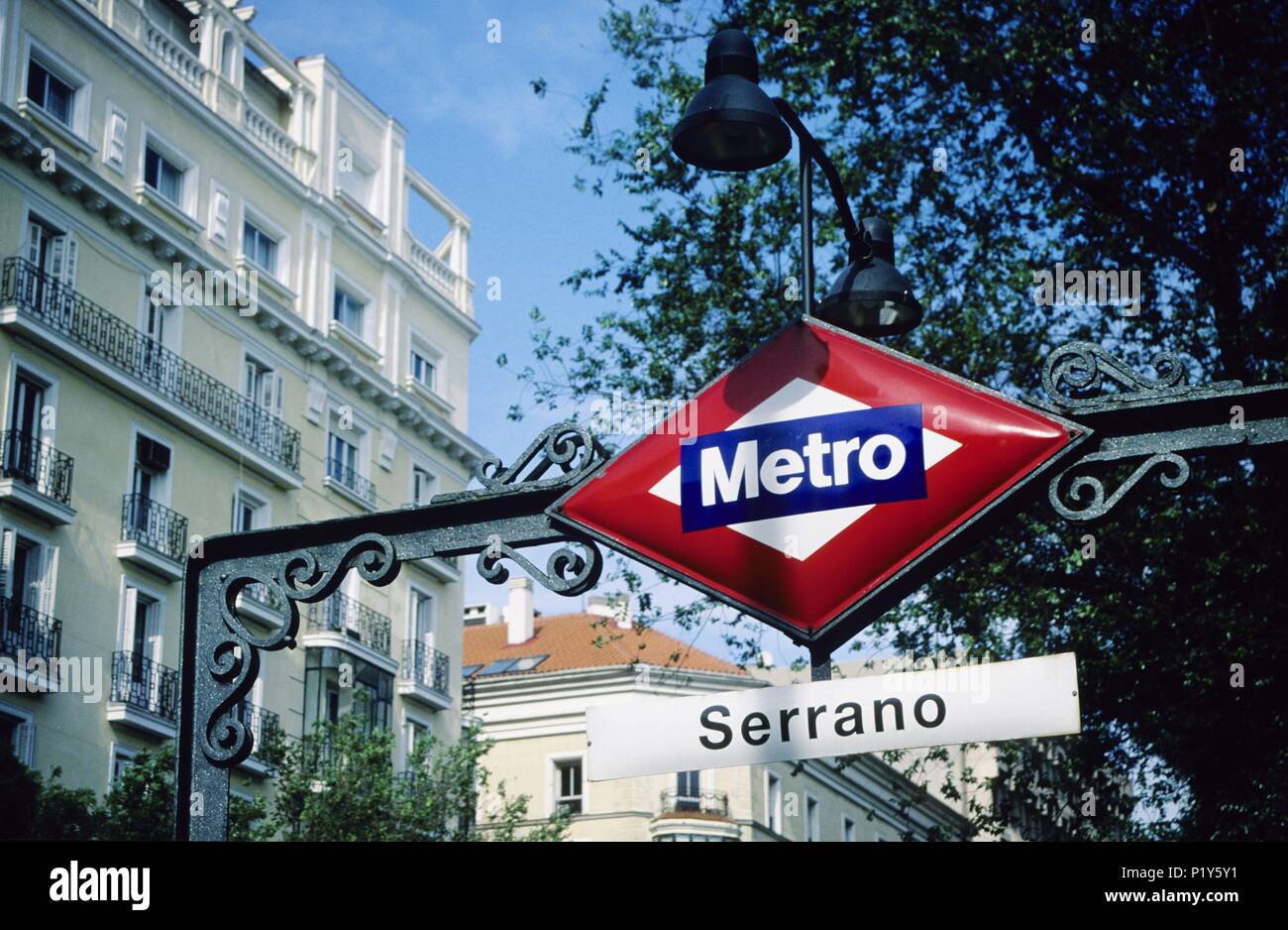 Die (Barrio de) Salamanca und errano' U-Bahn (U-Bahn) Station. Stockfoto