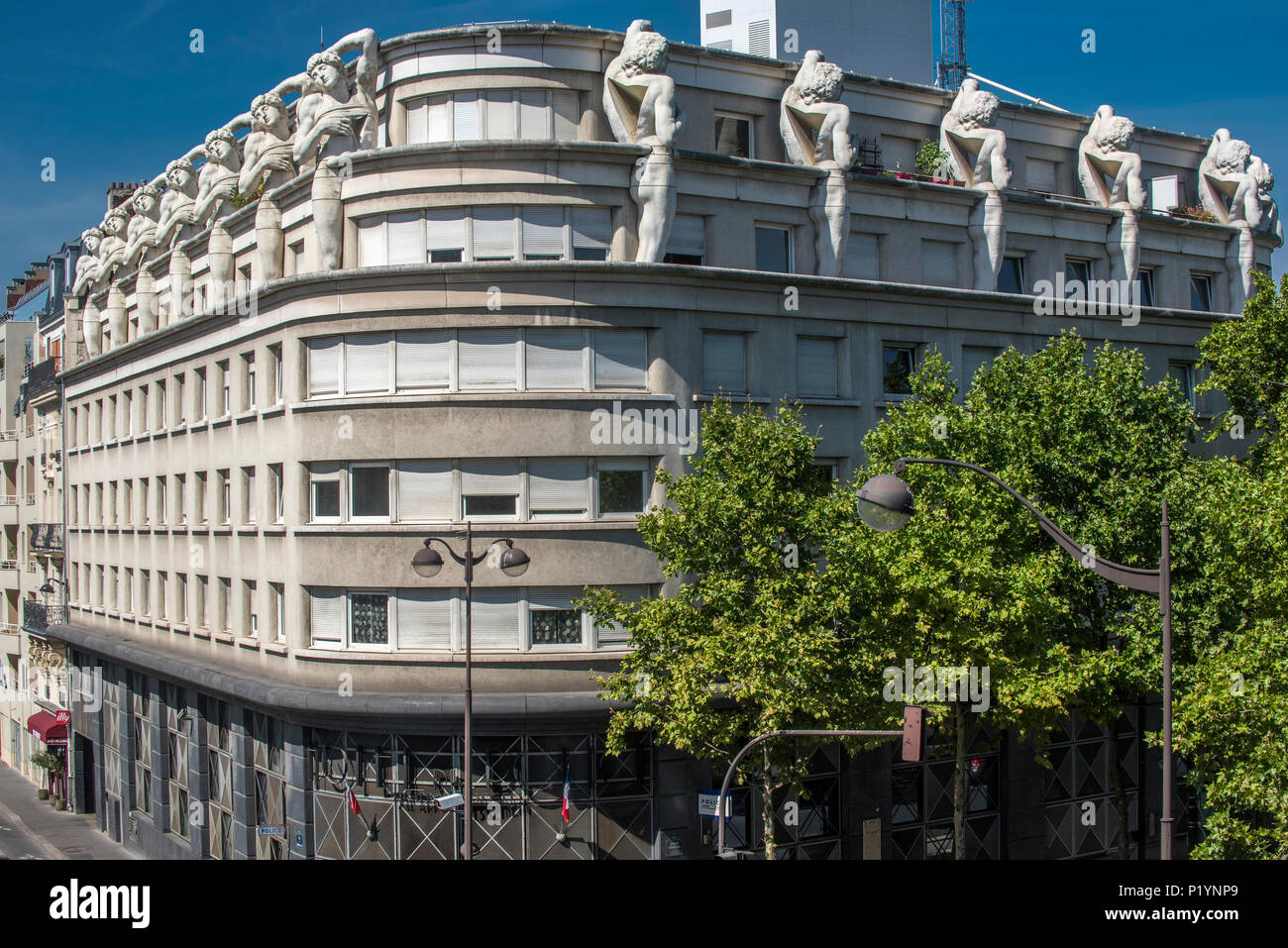 Frankreich, Paris 12. Bezirk, barocke Gebäude mit der Nachbildung einer Skulptur von Michelangelo (Architekt Munez Yanovski) Stockfoto