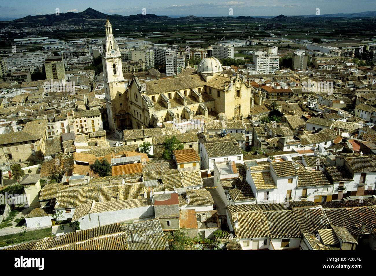 Xàtiva-Játiva, Stadt mit 'Colegiata" (Kirche) Blick von der mittelalterlichen Burg. Stockfoto