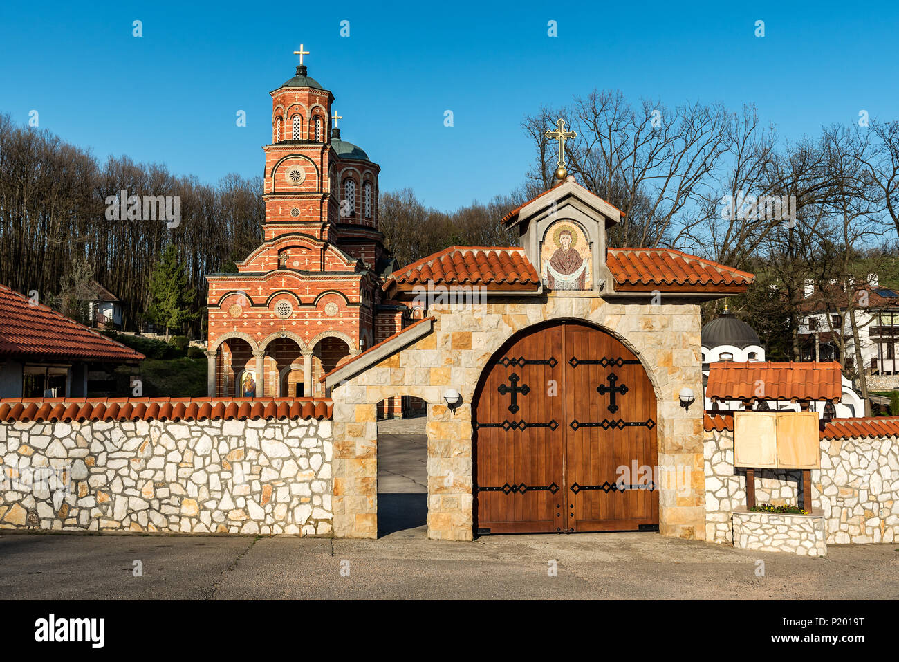 Unsere dame serbisch orthodoxe kirche -Fotos und -Bildmaterial in hoher ...