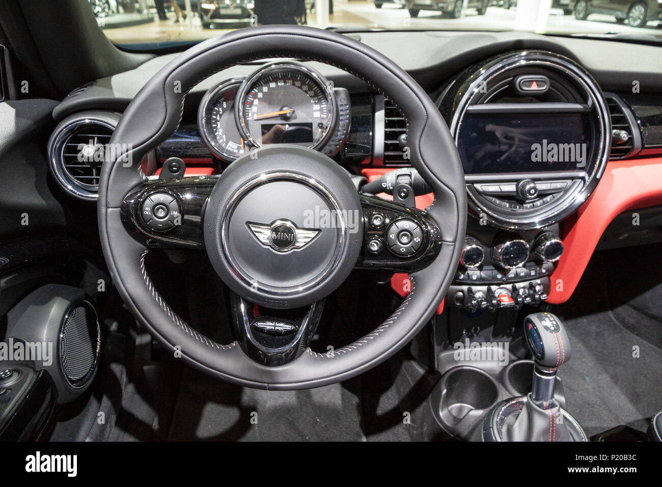 Brüssel - 19 Jan, 2017: Innere eines Mini Cooper Auto auf dem Automobil-Salon in Brüssel vorgestellt. Stockfoto