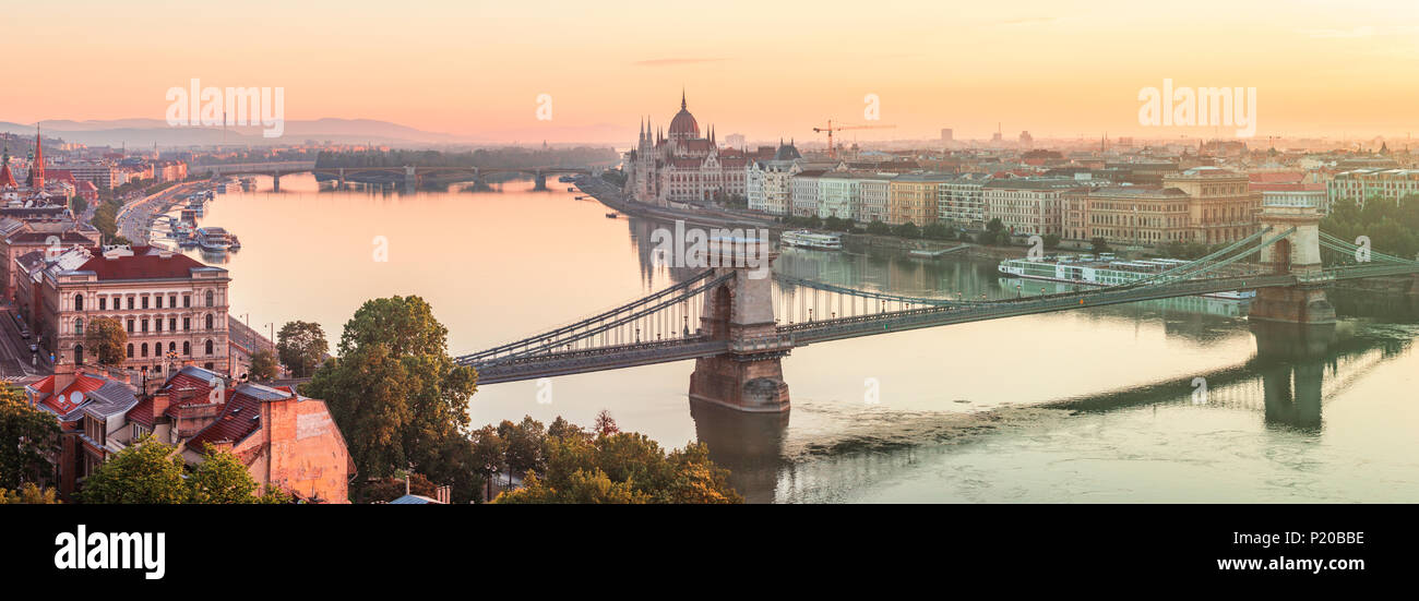 Die Budapester Parlament Gebäude ist der drittgrößte Parlamentsgebäude der Welt. Stockfoto
