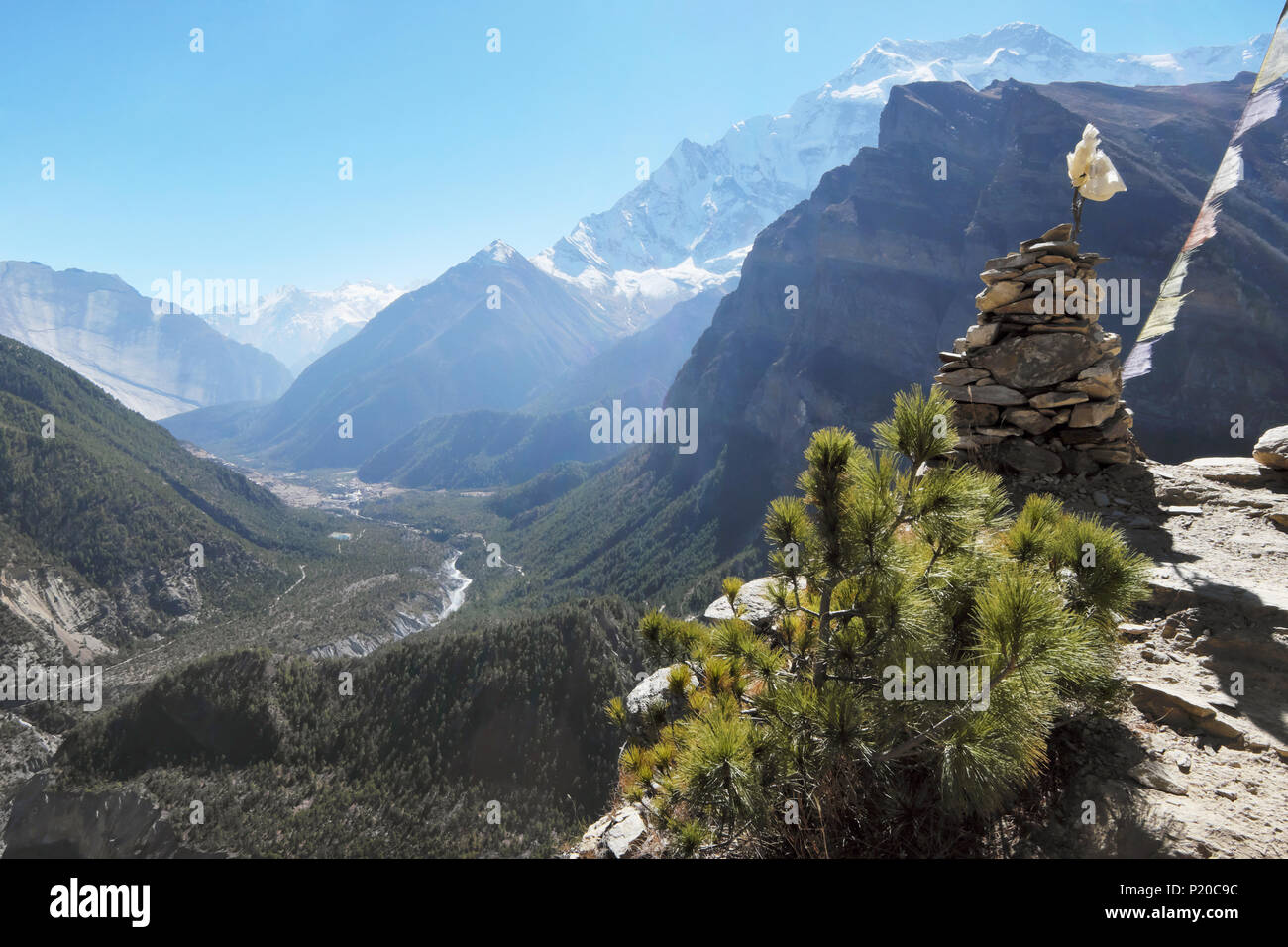 Riesige Tal im nepalesischen Himalaya Stockfoto