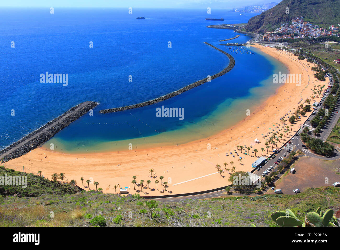 Spanien, Kanarische Inseln, Teneriffa. Santa Cruz de Tenerife. Las Teresitas Strand und San Andres Dorf Stockfoto
