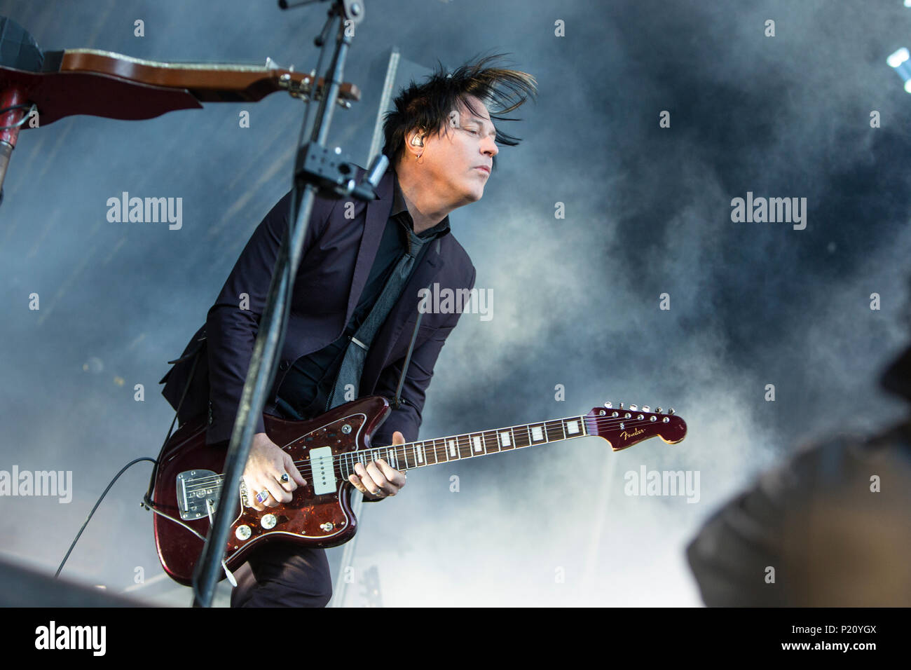 Norwegen, Bergen - Juni 12., 2018. Die US-amerikanische Rockband Queens of the Stone Age führt ein Live Konzert während der norwegischen Musik Festival Bergenfest 2018 in Bergen. Hier Gitarrist Troy Van Leeuwen ist live auf der Bühne gesehen. (Foto: Gonzales Foto - Jarle H. Moe). Credit: Gonzales Foto/Alamy leben Nachrichten Stockfoto