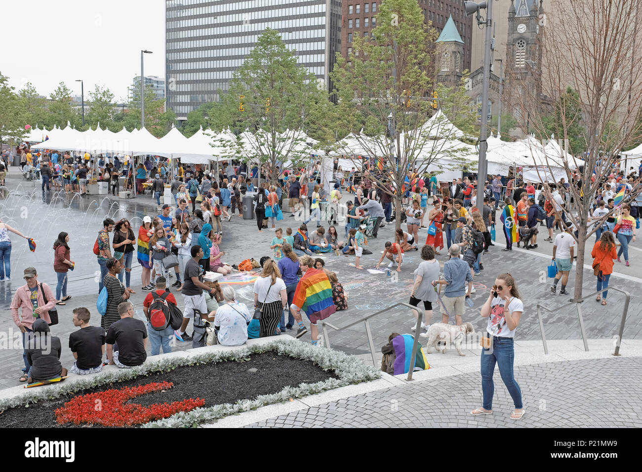 2018 LGBTQ Stolz Feier in öffentlichen Platz in der Innenstadt von Cleveland, Ohio, USA Stockfoto