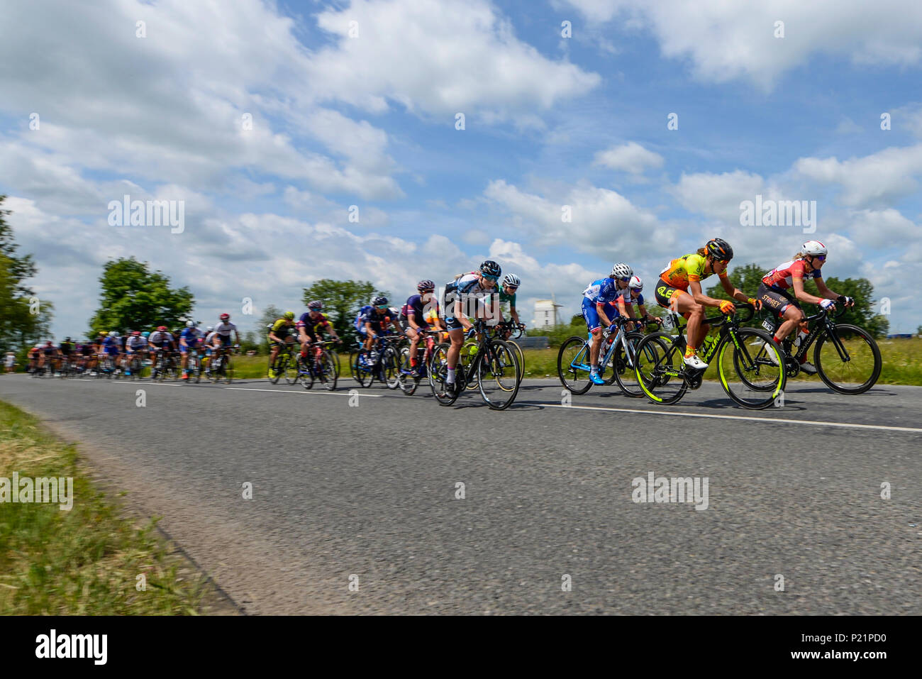 OVO Energie Frauen Tour durch Großbritannien Radrennen durch Saxtead Green, Suffolk, Großbritannien. Janneke Ensing, ejay Harris, Amy Pieters, Nina Kessler Stockfoto