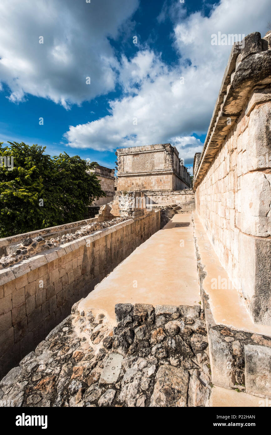 Alten Maya Ruinen, Nonnenkloster Viereck, Uxmal Archäologische Stätte, Yucatan, Mexiko Stockfoto