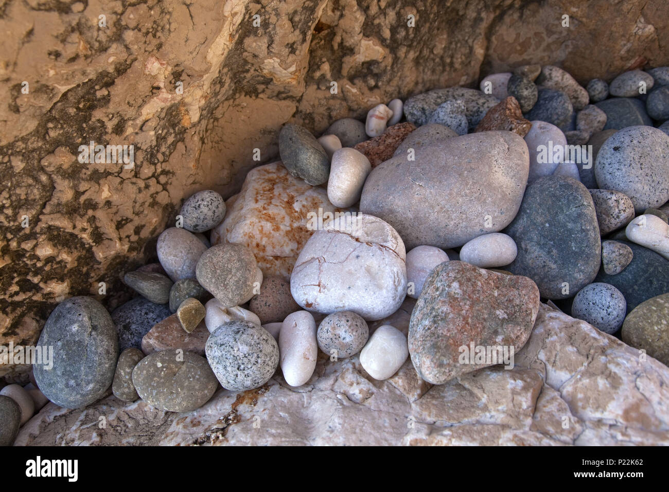 Steine am Strand, Italien, Sardinien, Ostküste, Ogliastra Baunei, Pedra Longa, Golfo di Orosei, Stockfoto