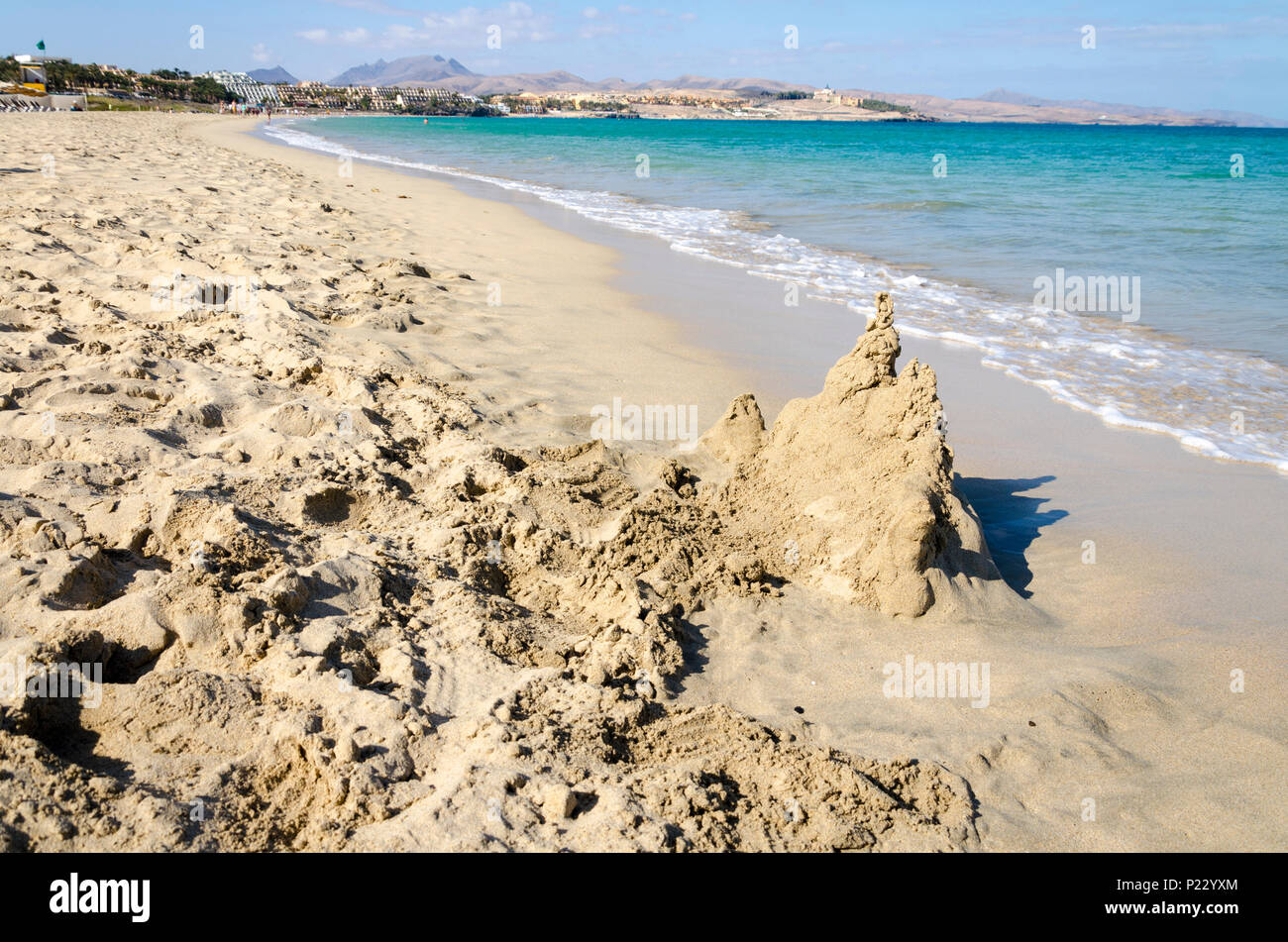 Sandburg am Strand in Costa Calma, Fuerteventura, Kanarische Inseln Stockfoto
