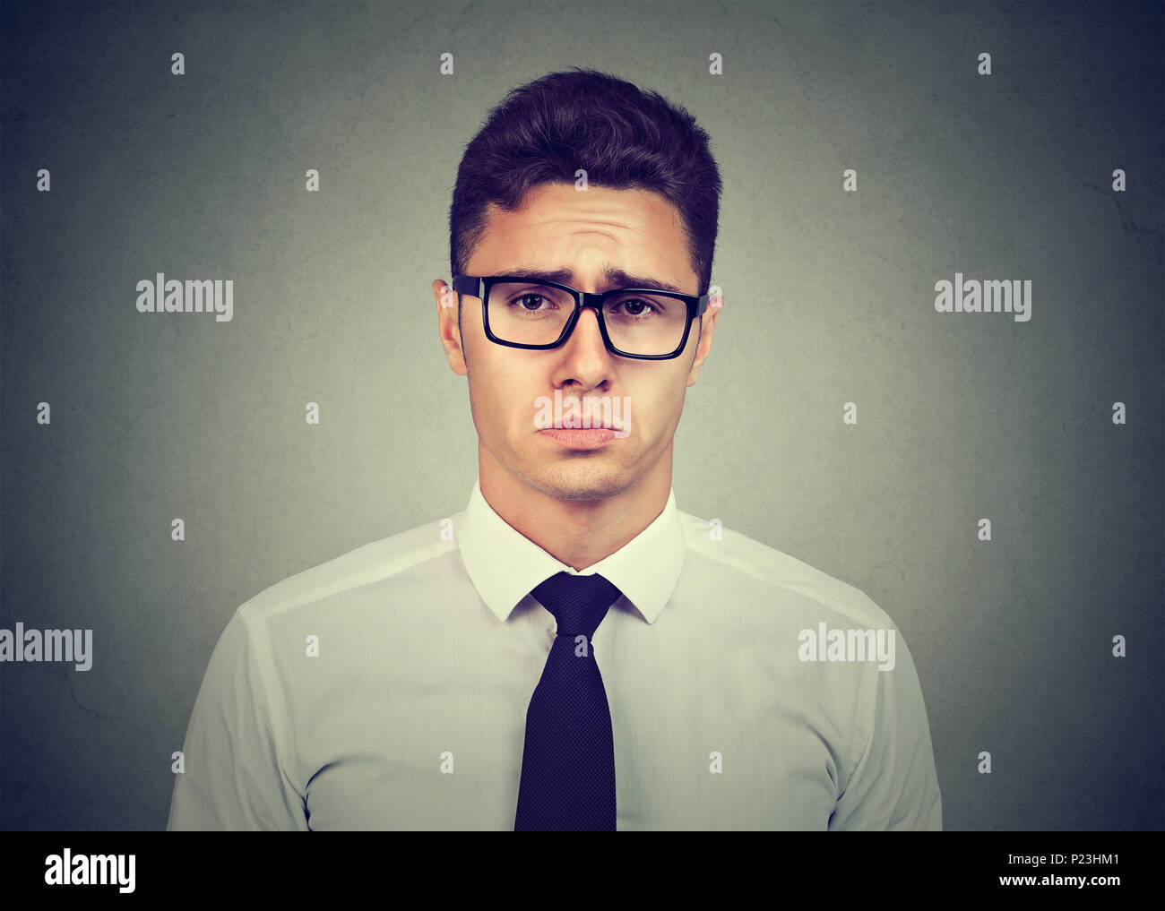 Traurig schade suchen junge Geschäftsmann Stockfoto