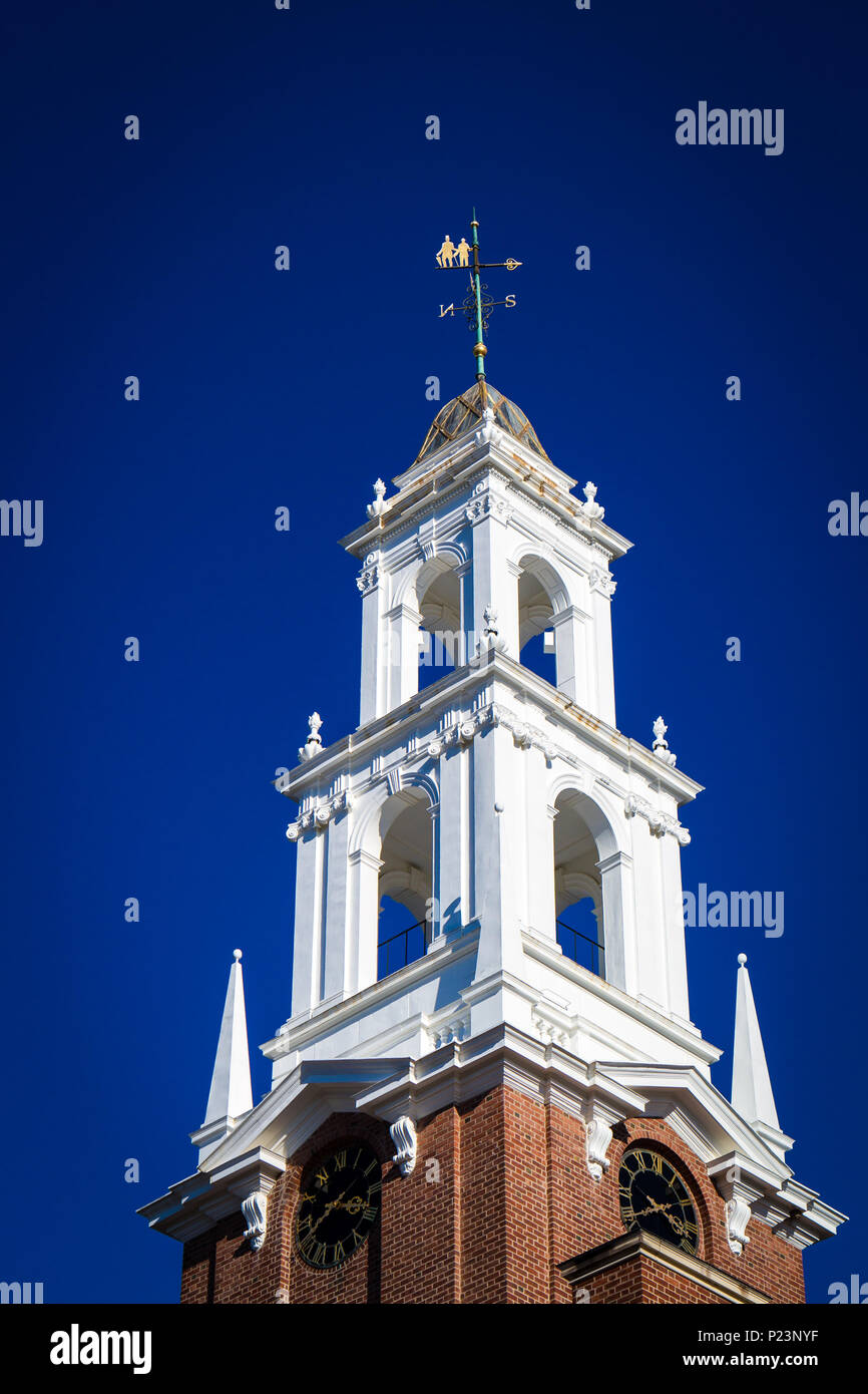 Die Kuppel von Timothy Dwight Residential College an der Yale University in New Haven, Connecticut an einem sonnigen Herbsttag Stockfoto