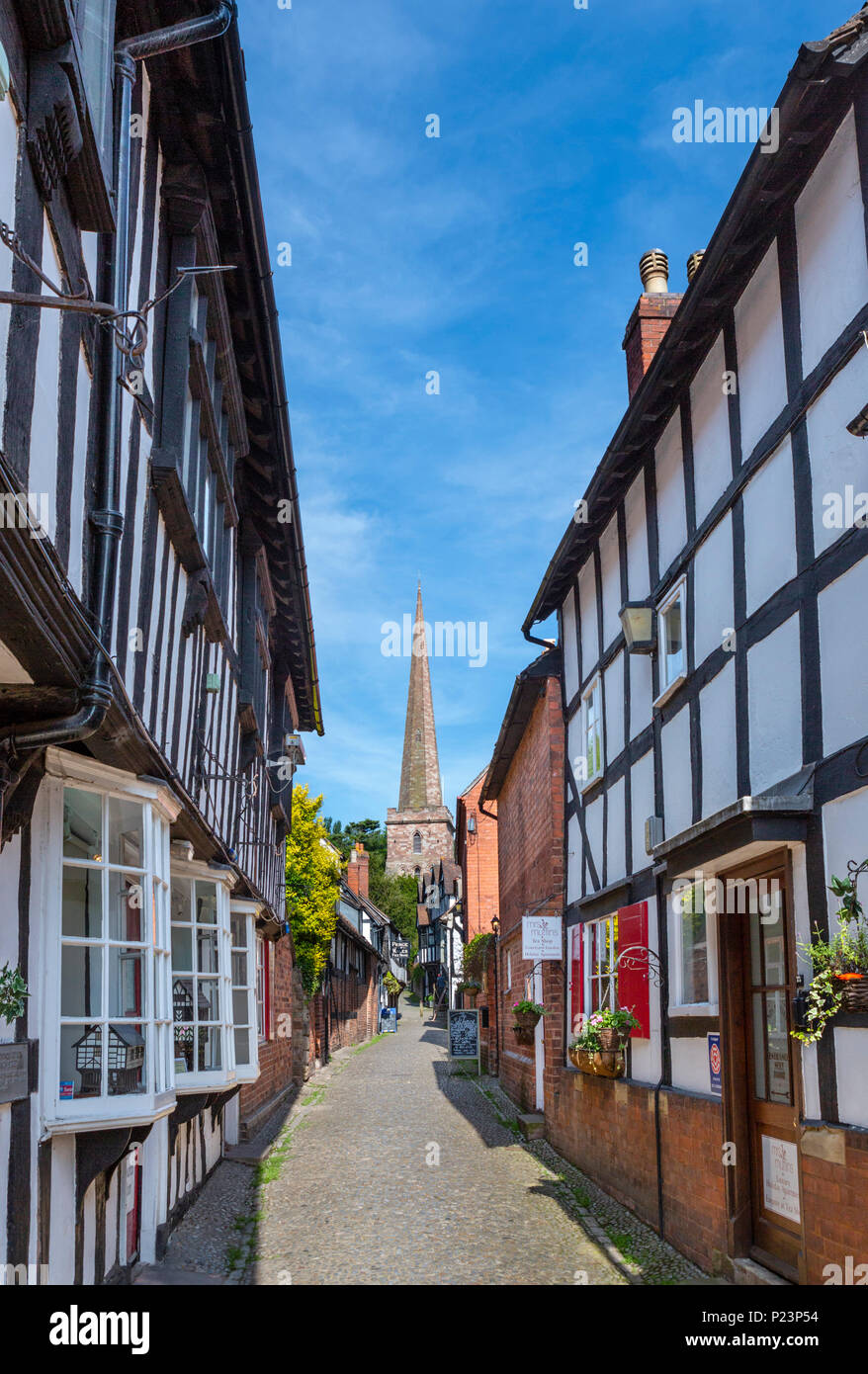 Traditionelle Straße mit Kopfsteinpflaster in der Altstadt, Church Lane, Ledbury, Herefordshire, England, Großbritannien Stockfoto