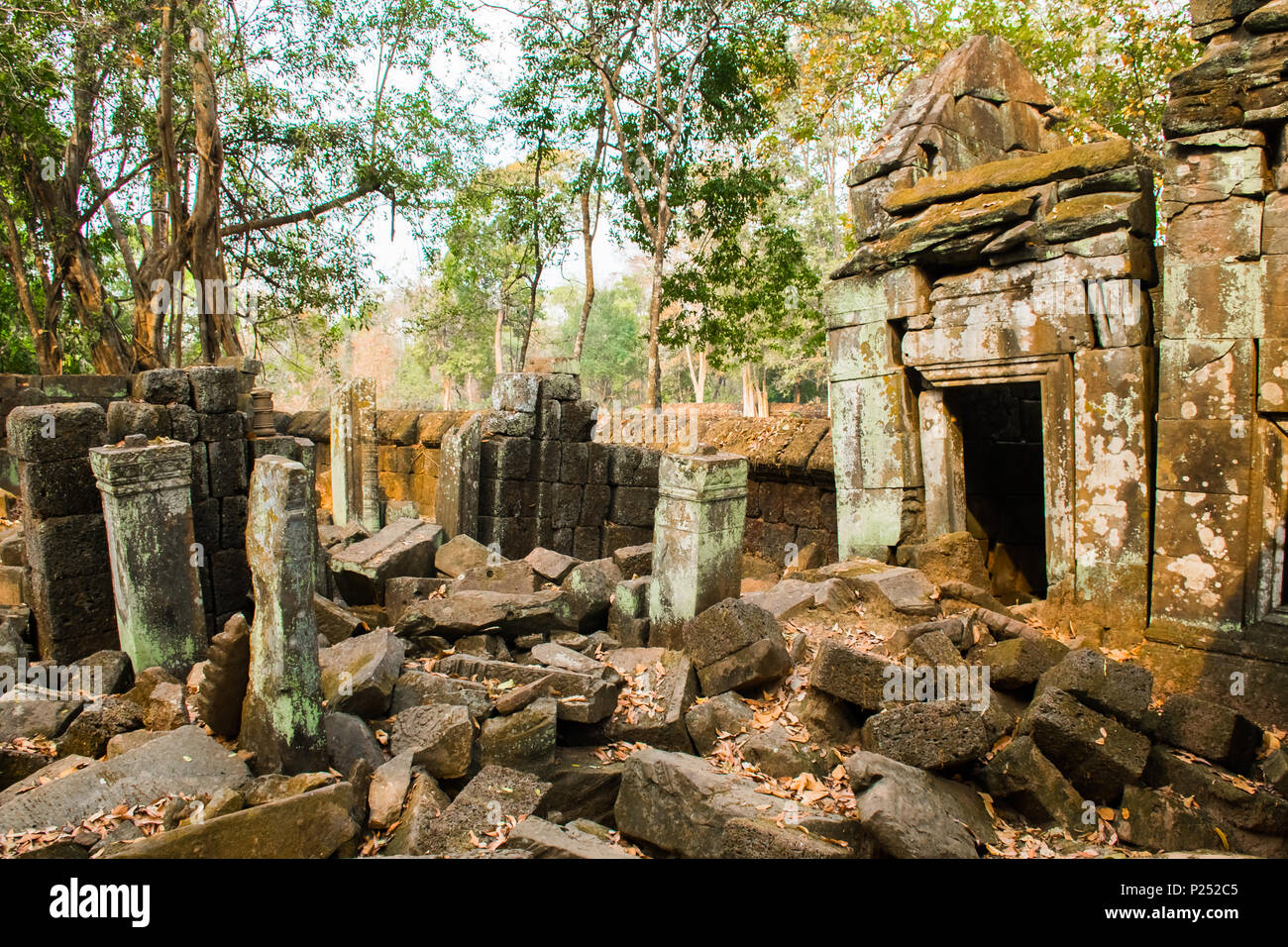 Ruinen des antiken Komplexes Koh Ker, Kambodscha Stockfoto