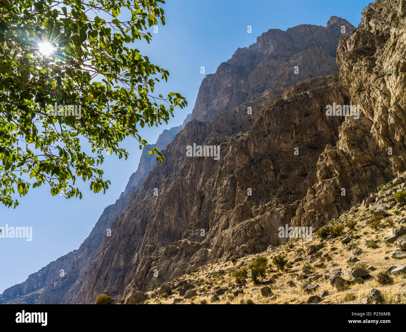 Bisotun Berg im Iran Stockfoto