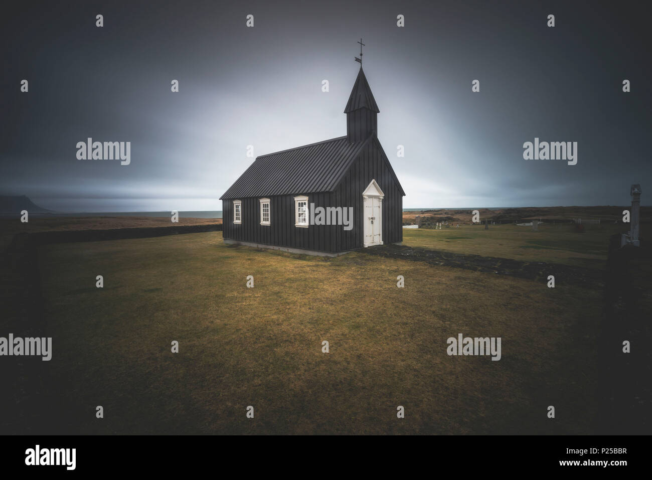 Budir, Halbinsel Snaefellsnes, Western Island, Island. Die Schwarze Kirche von budir Stockfoto