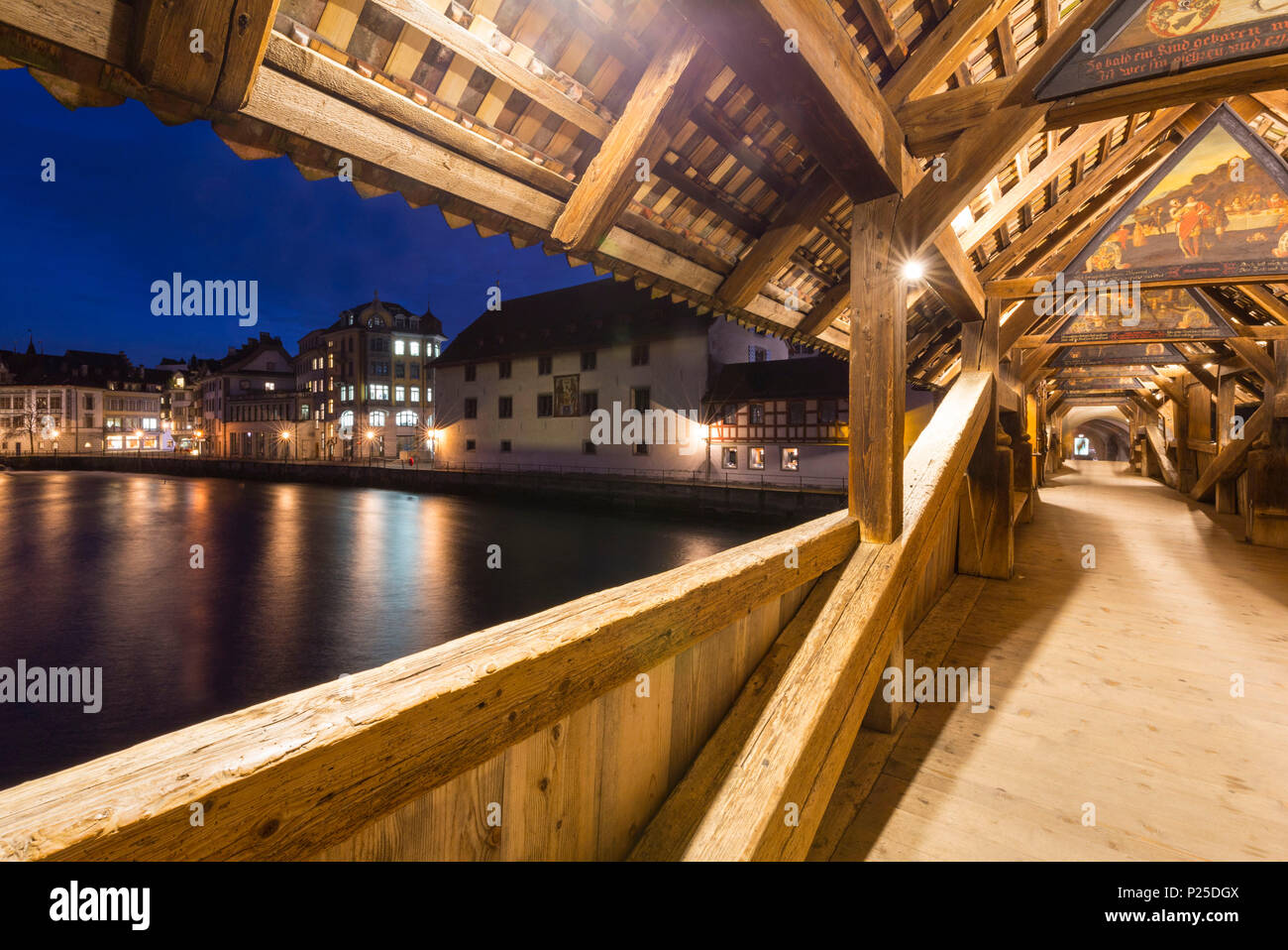 Spreuer Brücke von nigth, über die Reuss, Luzern Bezirk, Kanton Luzern, Schweiz Stockfoto
