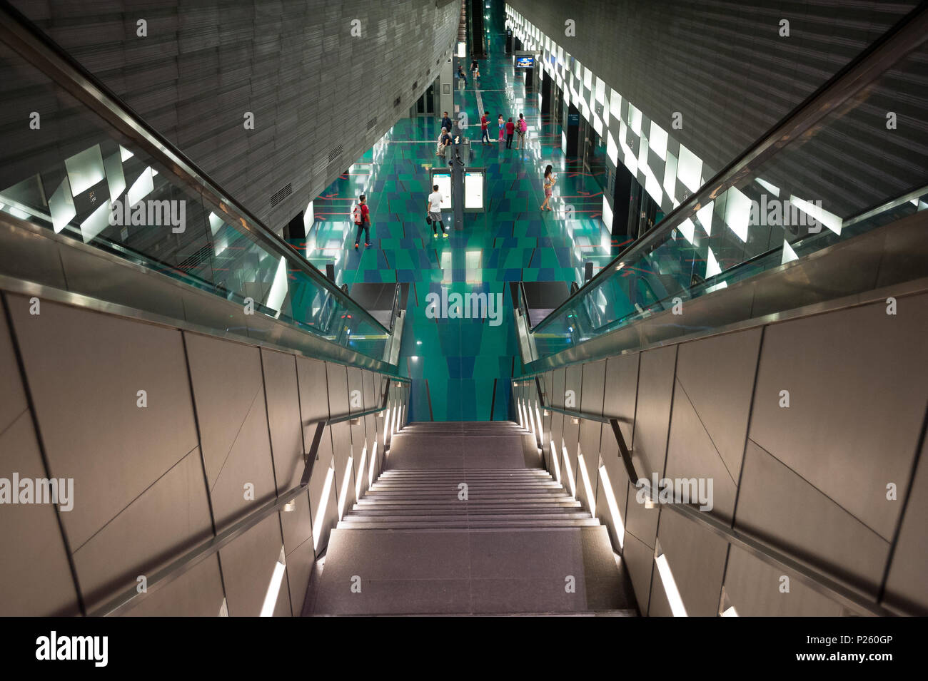 Singapur, Singapur, Treppe zur U-Bahn Station Stadion Stockfoto