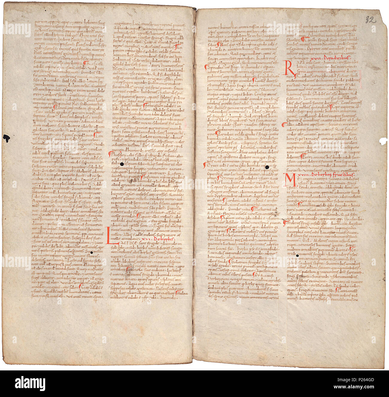 . Pantegni pars prima theorica (lib. I-X) - FOLIOS 031 V (links) und 032 r (rechts). Linken seite Folio 031 V; rechte Seite Folio 032r aus dem 11. Jahrhundert Kopie des Liber pantegni. Dies ist die früheste bekannte Kopie (vor 1086) des Liber pantegni, am Monte Cassino unter der Leitung von Konstantin der Afrikanischen gemacht. Es widmet sich der Abt Desiderius von Monte Cassino (1027-1087), bevor er Papst wurde Victor III. Hintergrund Informationen in niederländischer und in englischer Sprache. . Konstantin der Afrikanischen (Ca. 1010-1098/9) 175 Liber pantegni-KB 73 J 6-Folios 031 V (links) und 032 r (rechts) Stockfoto