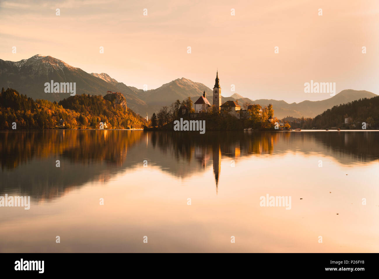 Bleder Insel und See von Bled entfernt. Bled, Obere Krainer region, Slowenien Stockfoto