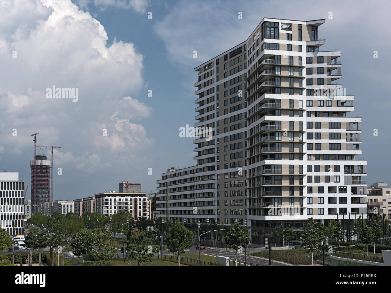 Gebäude und der Park in dem neuen Stadtteil von Frankfurt am Main Europaviertel, Deutschland Stockfoto