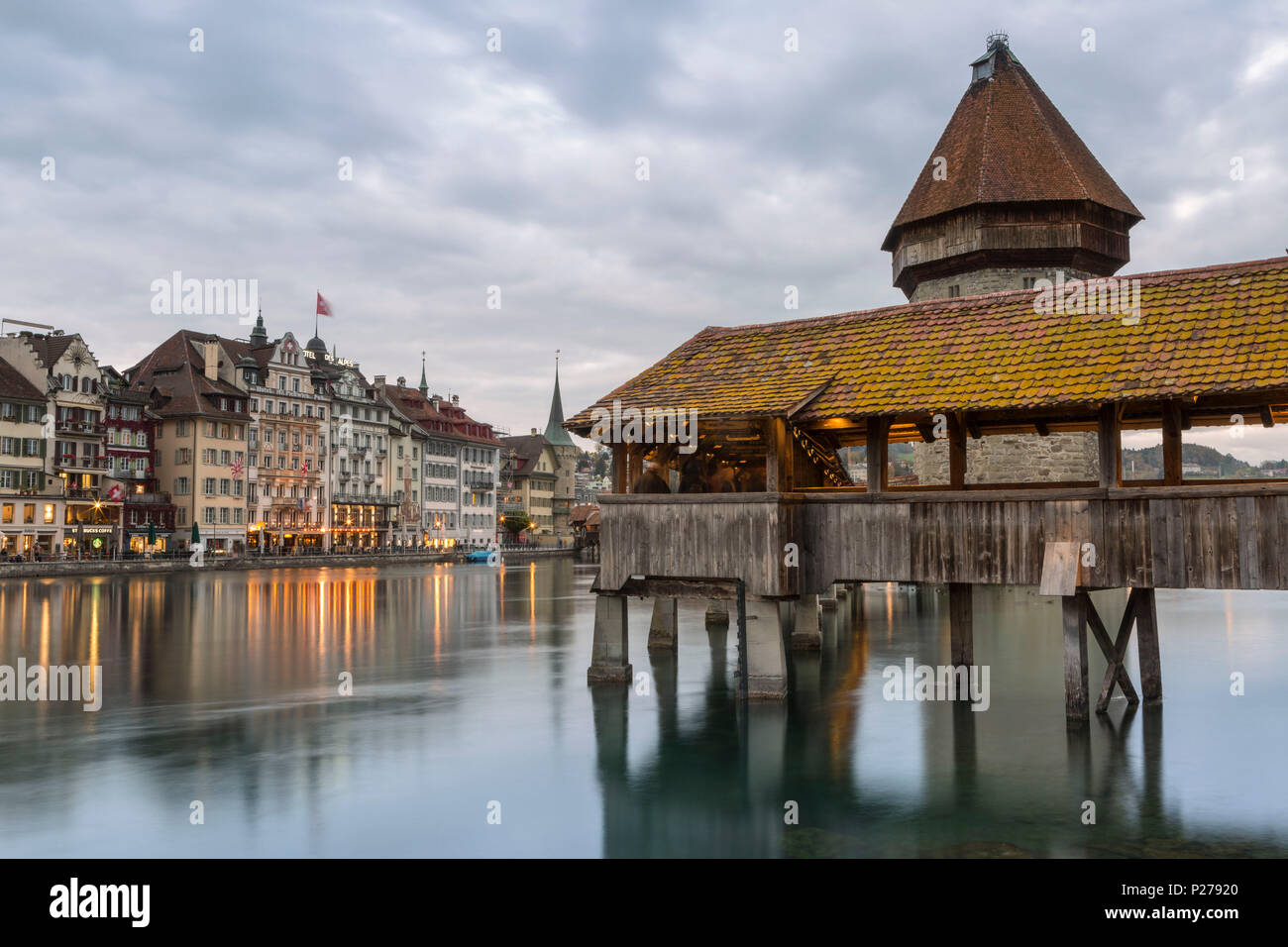 In der Nähe von Kapellbrucke Brücke, Luzern, Kanton Luzern, Schweiz Stockfoto