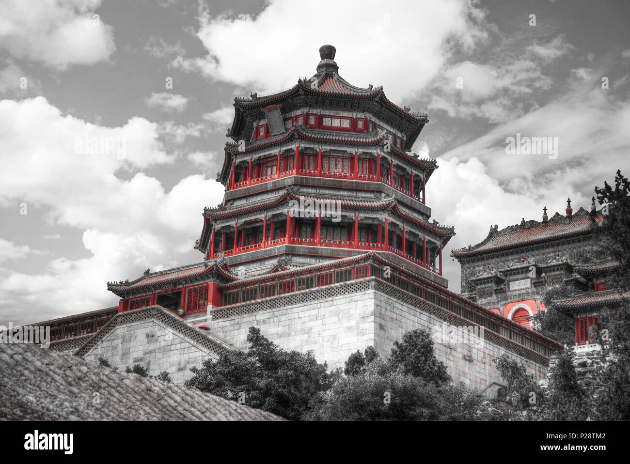 Sommer Imperial Palace am Stadtrand von Peking. Schwarz und Rot und Weiß Foto Stockfoto