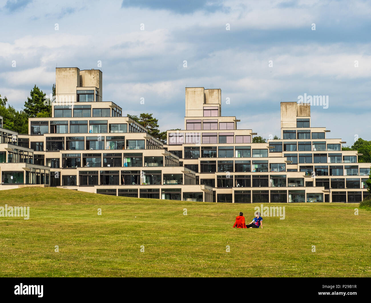 Ziggurats an der Universität von East Anglia UEA in Norwich, UK - die Ziggurats student Unterkunft. Architekt Denys Lasdun eröffnet 1966 Stockfoto