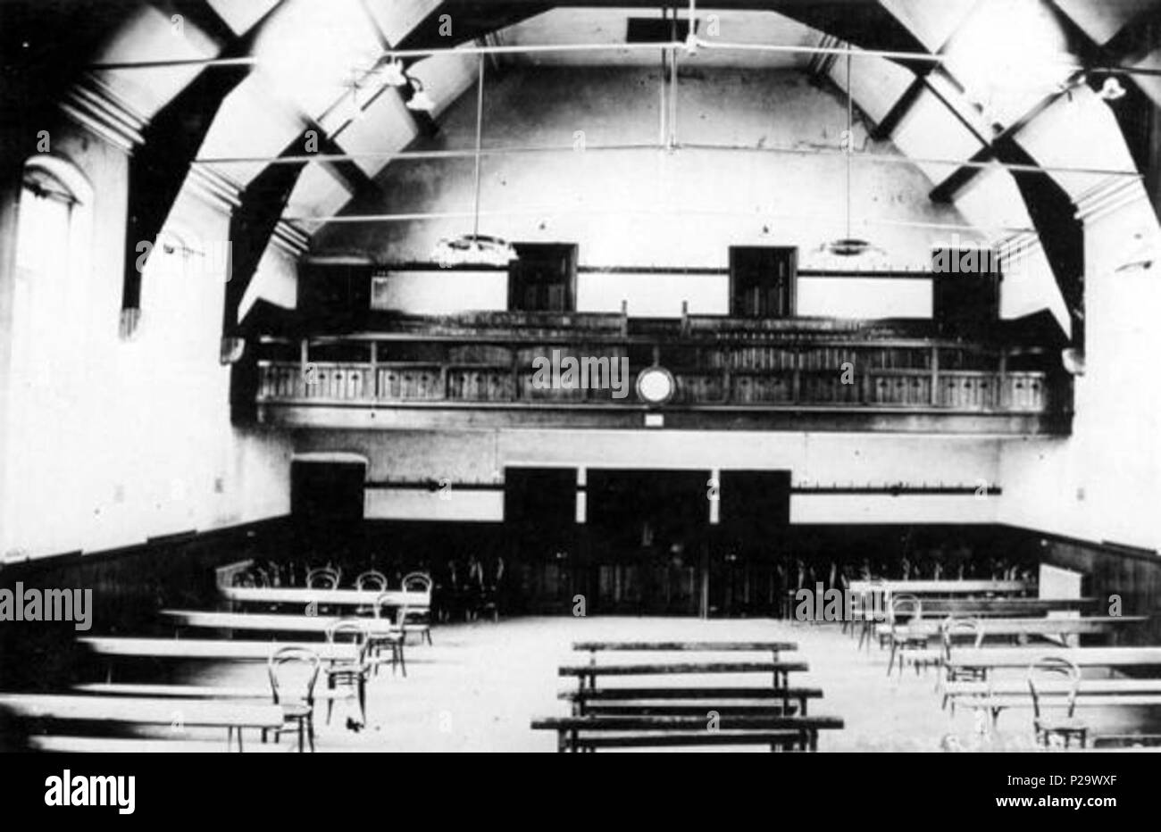 . Innenraum der ehemaligen St Mark's Sunday School, erbaut 1880. Möglicherweise durch William Swinden Friseur konzipiert. 1880s - 1890s. Unbekannt 296 St Marks Sonntagsschule 1880s-90 s Stockfoto