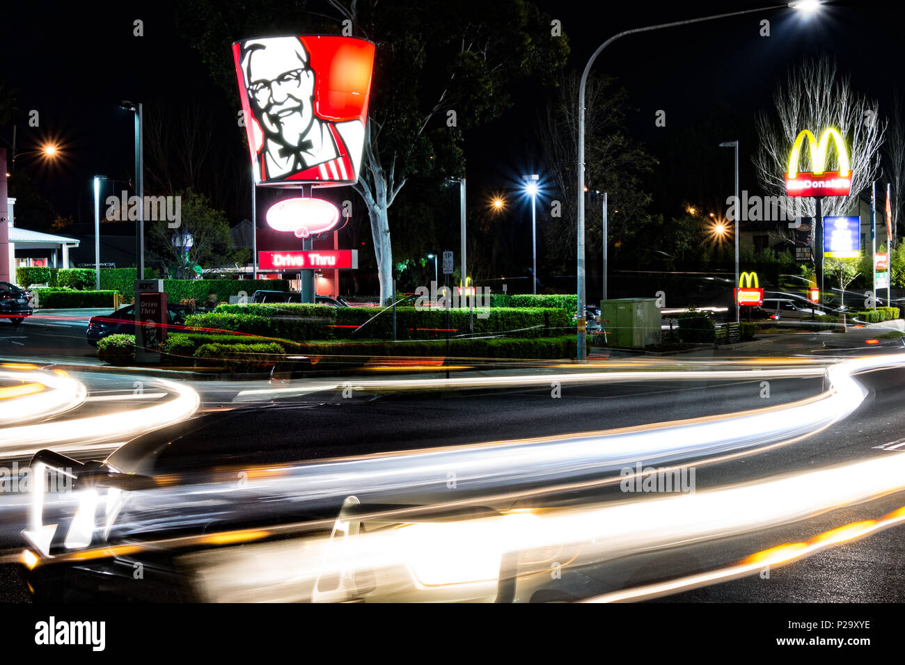 Die Ghost Car trail Light Foto Street Nacht Zeit Stockfoto