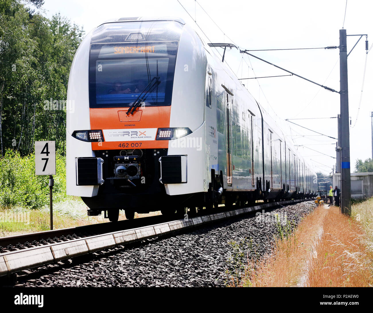 14 Juni 2018, Wegberg, Deutschland: Der Neue Rhein-ruhr-Express (Rrx) auf  der Siemens test track Laufwerke in Wegberg auf den Gleisen. Der Zug  Hersteller Siemens abgeschlossen hat die Prüfung der neuen Rhein-ruhr-Express  (Rrx)