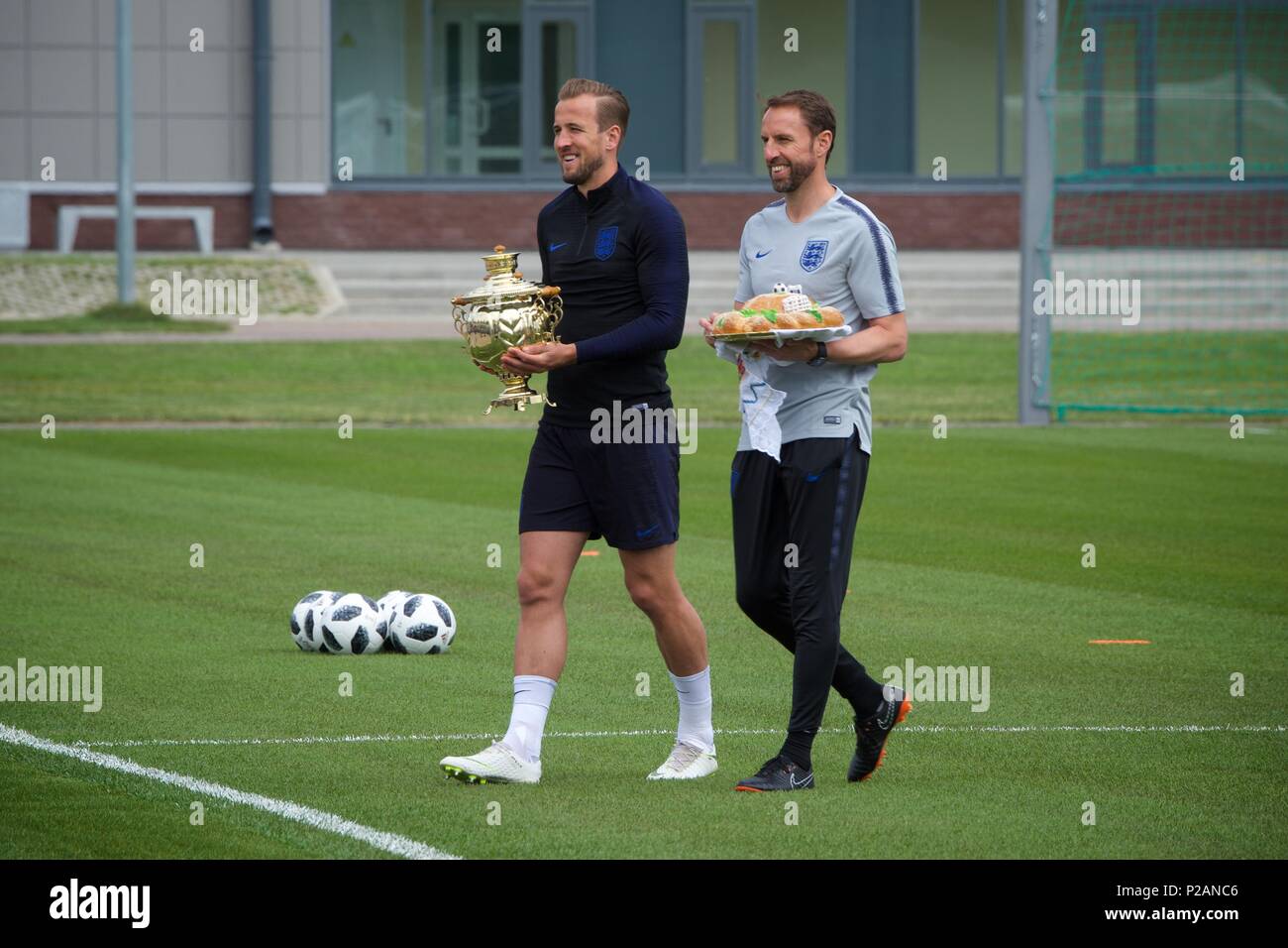 13. Jun 2018. Spartak Zelenogorsk Stadion. England Football Team Training Session in Zelenogorsk in der Nähe von St. Petersburg, Russland. Credit: Shoja Lak/Alamy leben Nachrichten Stockfoto