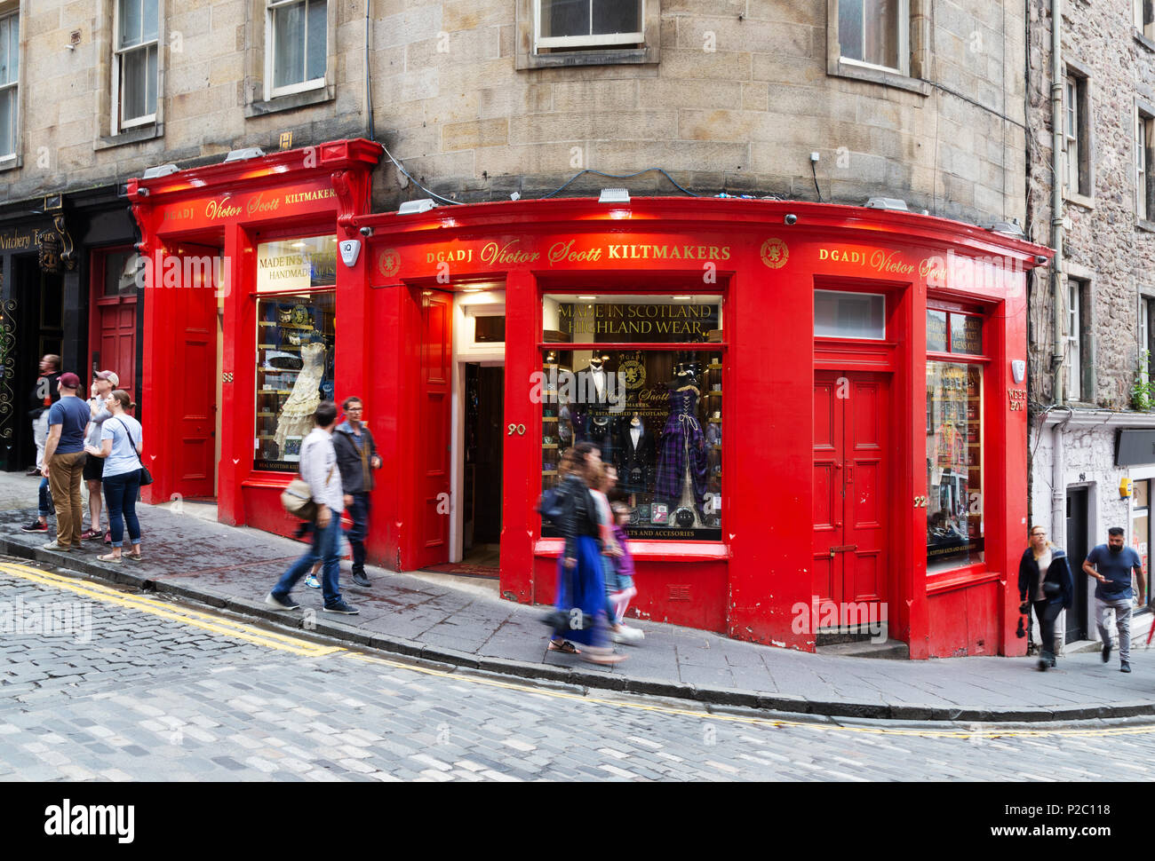 Bunte Victor Scott Kiltmakers shop, West Bogen, Altstadt von Edinburgh, Edinburgh Schottland Großbritannien Stockfoto