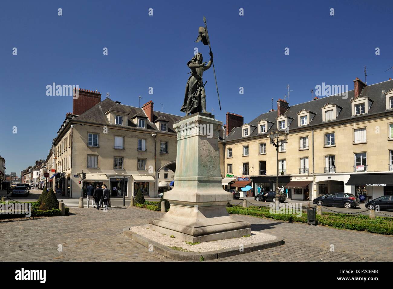 Frankreich, Oise, Compiegne, Place de l'Hotel de Ville, Statue von Jeanne d'Arc von Frederic-Etienne Leroux errichtet im Jahre 1880. Stockfoto