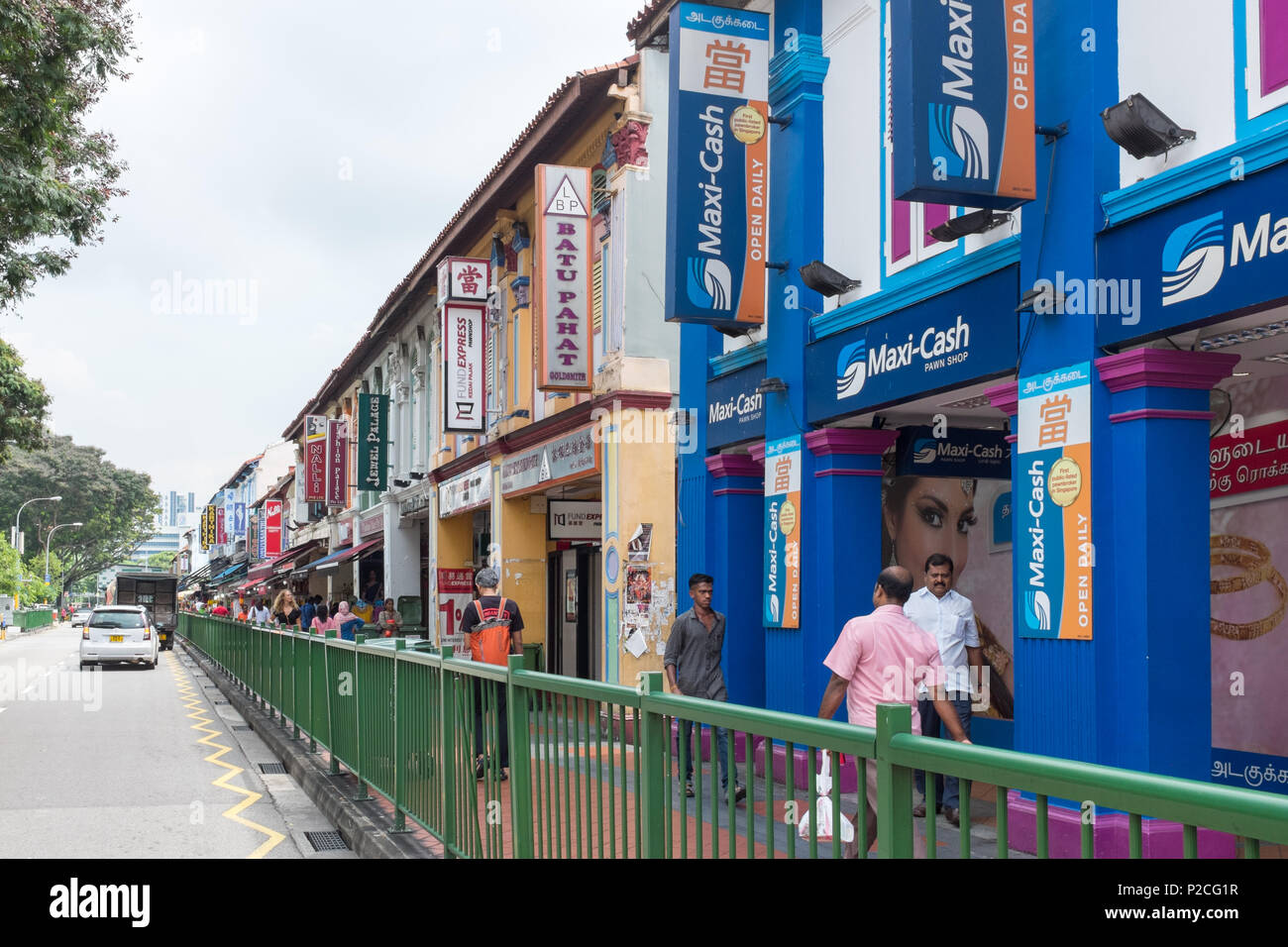 Serangoon Road im Stadtteil Little India, Singapur, die für die indische Restaurants, Einkaufszentren, Schmuckgeschäfte und Schneider bekannt ist. Stockfoto