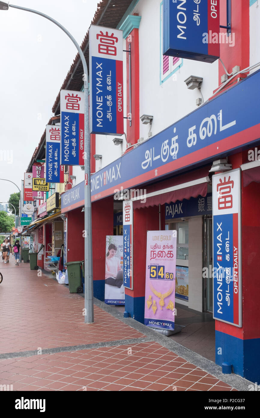 Serangoon Road im Stadtteil Little India, Singapur, die für die indische Restaurants, Einkaufszentren, Schmuckgeschäfte und Schneider bekannt ist. Stockfoto