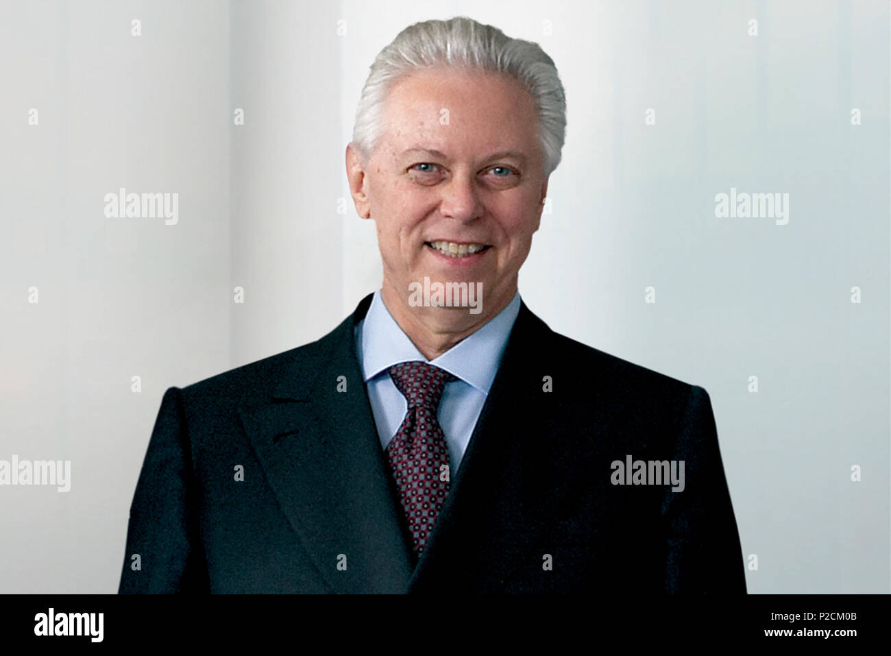 . Englisch: Stefano Pessina portrait vor einem blauen Hintergrund. 4 Juni 2010, 09:51 (UTC) (auf Commons Hochgeladen am 2010-08-27 18:31:20 (UTC)/Original am 2010-06-04 10:19:55 hochgeladen). Abcomms (Talk) (von Ian Spackman / Original übertragen hochgeladen von Abcomms) 60 Stefano Pessina bluebackground Stockfoto