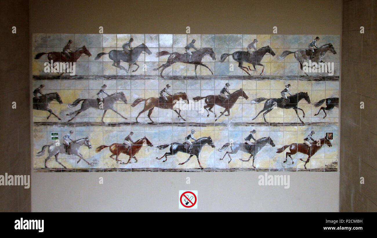 36 Wandgemälde von Pferderennen auf SKM Bahnhof Sopot Wyścigi - 2 Stockfoto