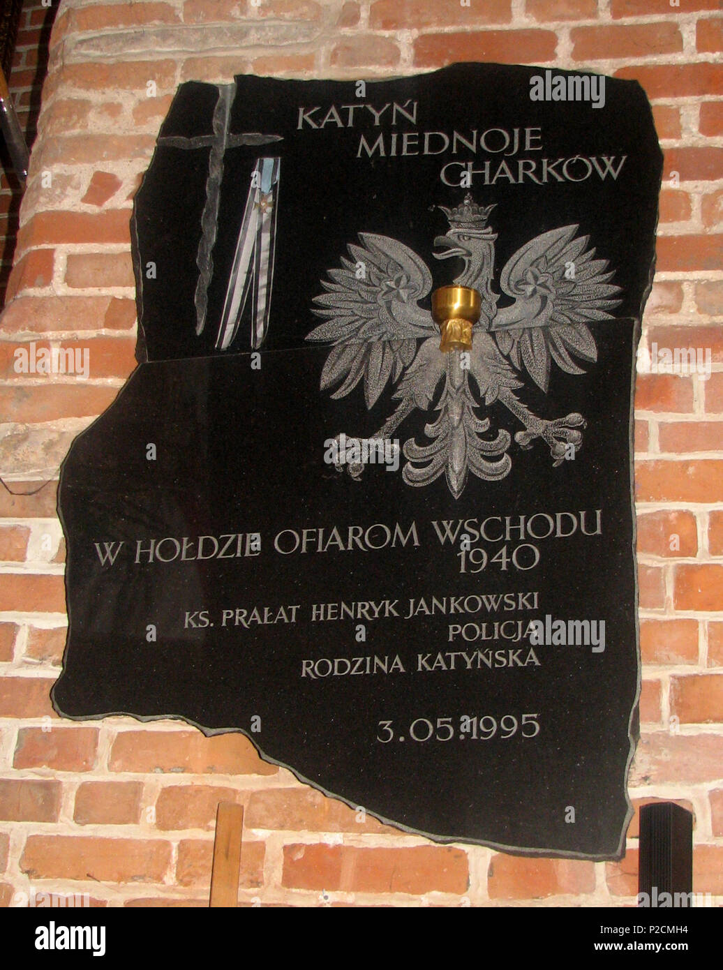 42 Gedenktafel für die Opfer der Massaker von Katyn, Mednoye und Charkow, die Kirche von St. Birgitta in Danzig Stockfoto