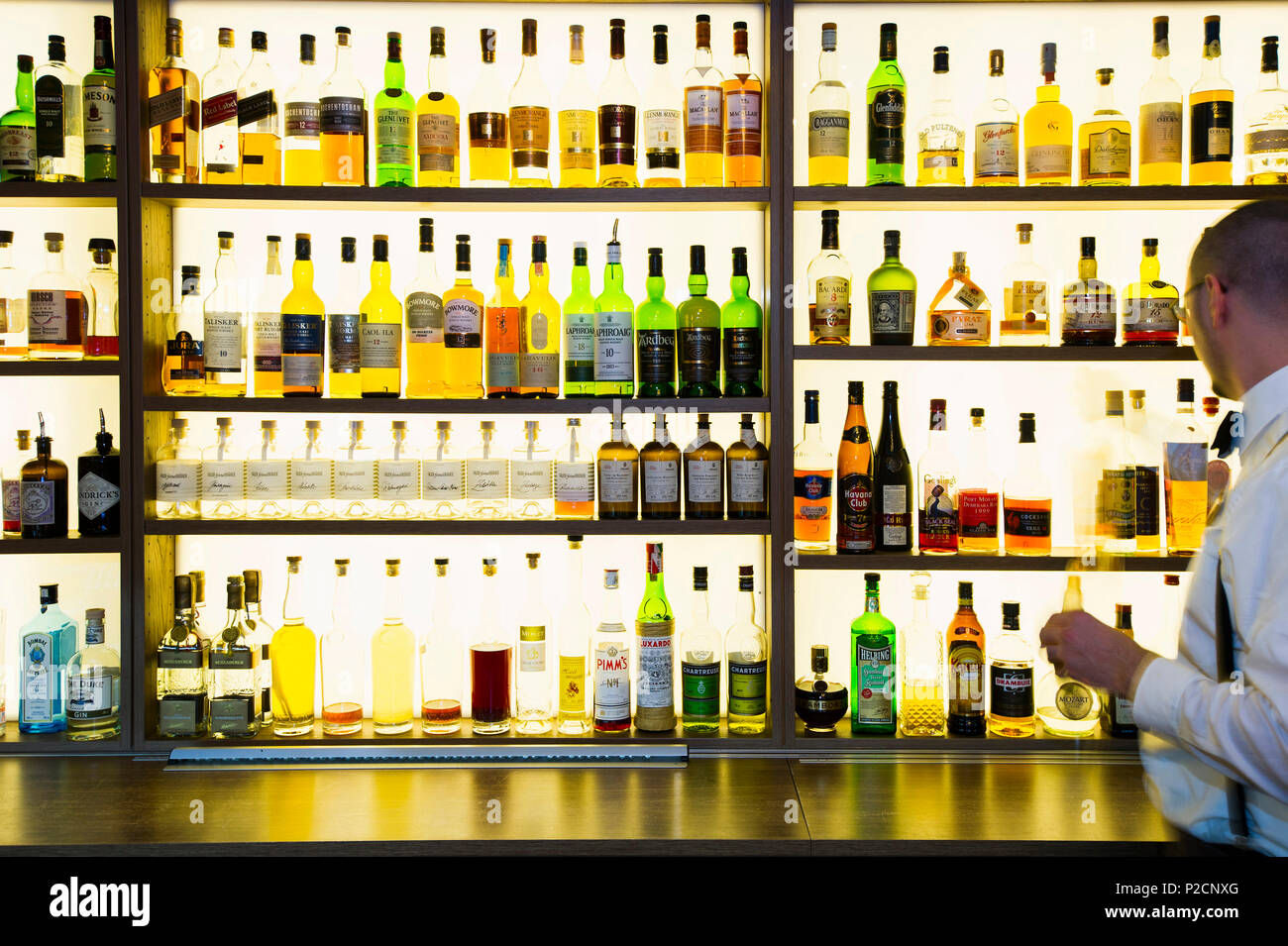 Flaschen Spirituosen, Hemingway Bar, Freiburg im Breisgau, Schwarzwald, Baden-Württemberg, Deutschland Stockfoto