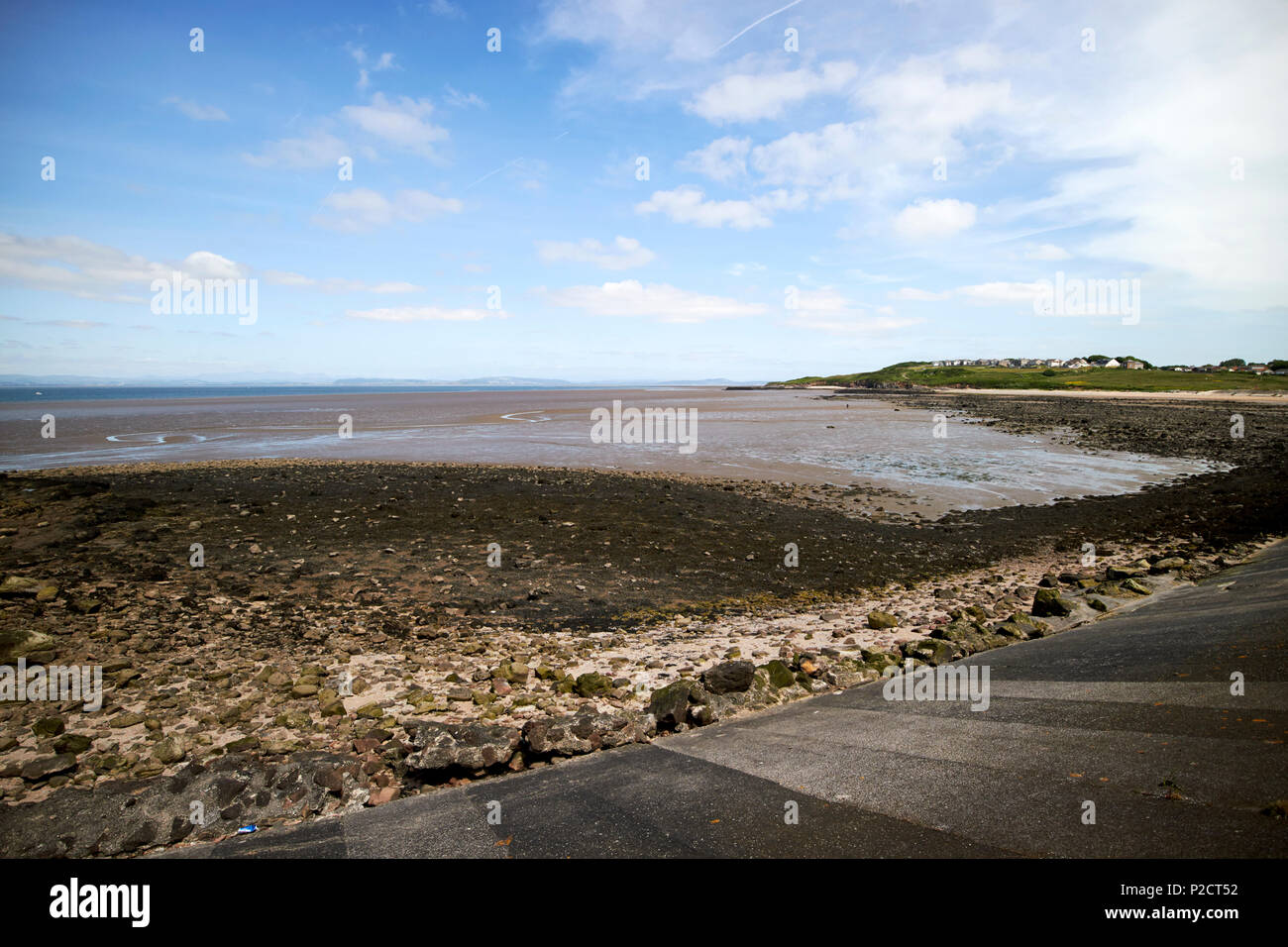 Heysham Strand und Hafenküste Morecambe Bay Lancashire England Großbritannien Stockfoto