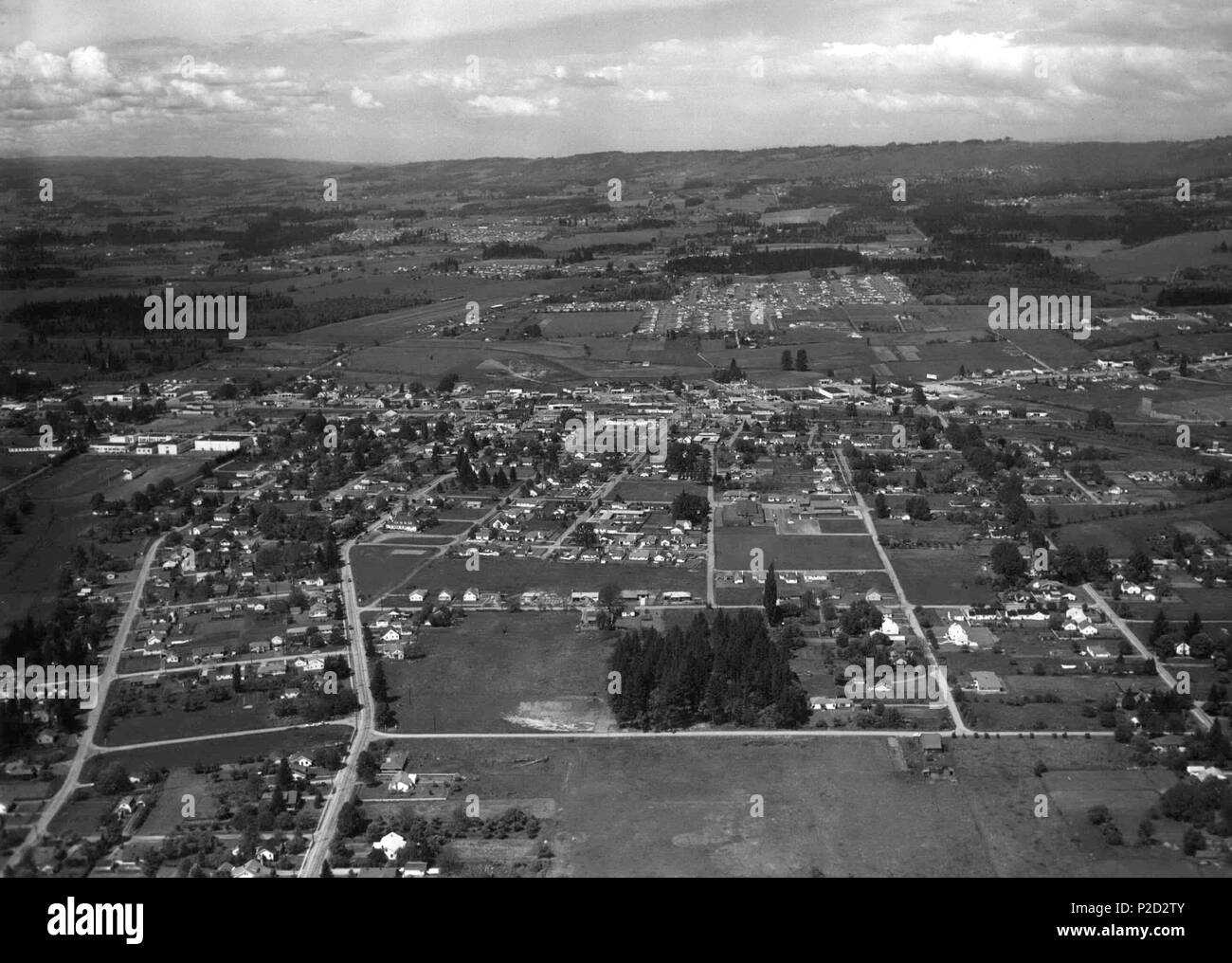 . Englisch: North View einschließlich der High School und dem Flughafen. Historische Bilder von Beaverton, Oregon. . Unbekannter Fotograf 37 North View einschließlich der High School und Flughafen (Beaverton, Oregon Historische Fotogalerie) (289) Stockfoto