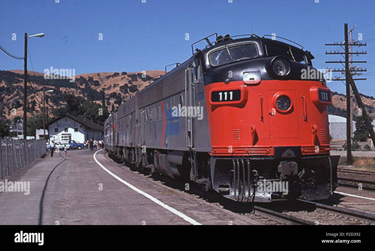 . Englisch: Eine eastbound Amtrak Zug bei Martinez Station im Jahr 1974. Im Jahr 1974 ergriffen. Hikki Nagasaki 4 Amtrak Zug bei Martinez Station, 1974 Stockfoto