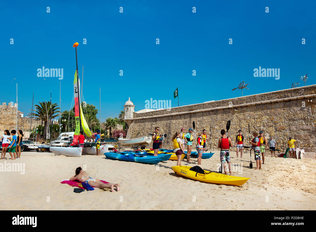 Strand in der Nähe von Forte da Bandeira, Lagos, Algarve, Portugal Stockfoto